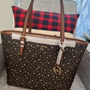 NWT Michael Kors Jet Set Star Tote-holidays!